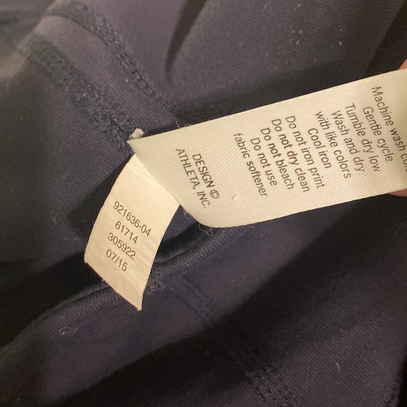Athleta Revelation Crop Capri Leggings Mid Rise Navy Blue Size Small - Picture 12 of 12
